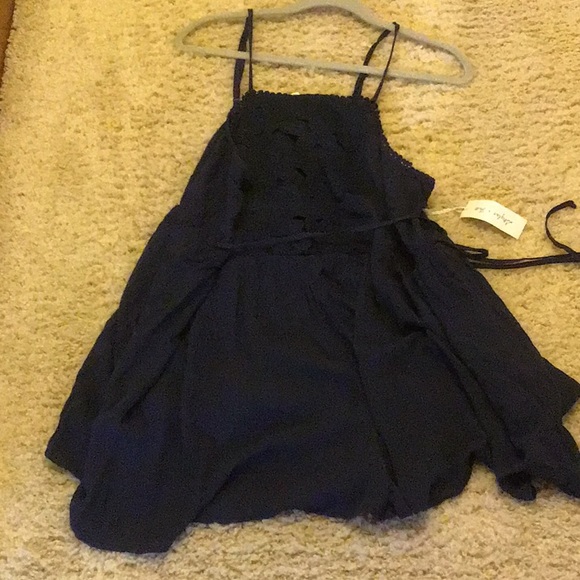 NWT BEAUTIFUL ROMPER - Picture 2 of 3